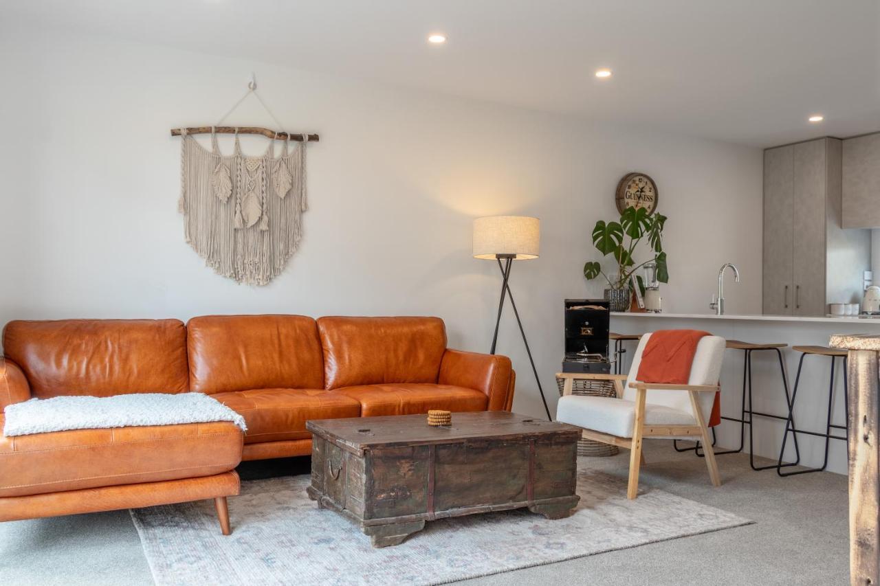 Cozy Retreat With Hot Tub Apartment Christchurch Ngoại thất bức ảnh